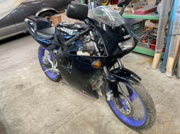 ヤマハ TZR50R 4EU ステッププレート右 Y264-55 - メルカリ
