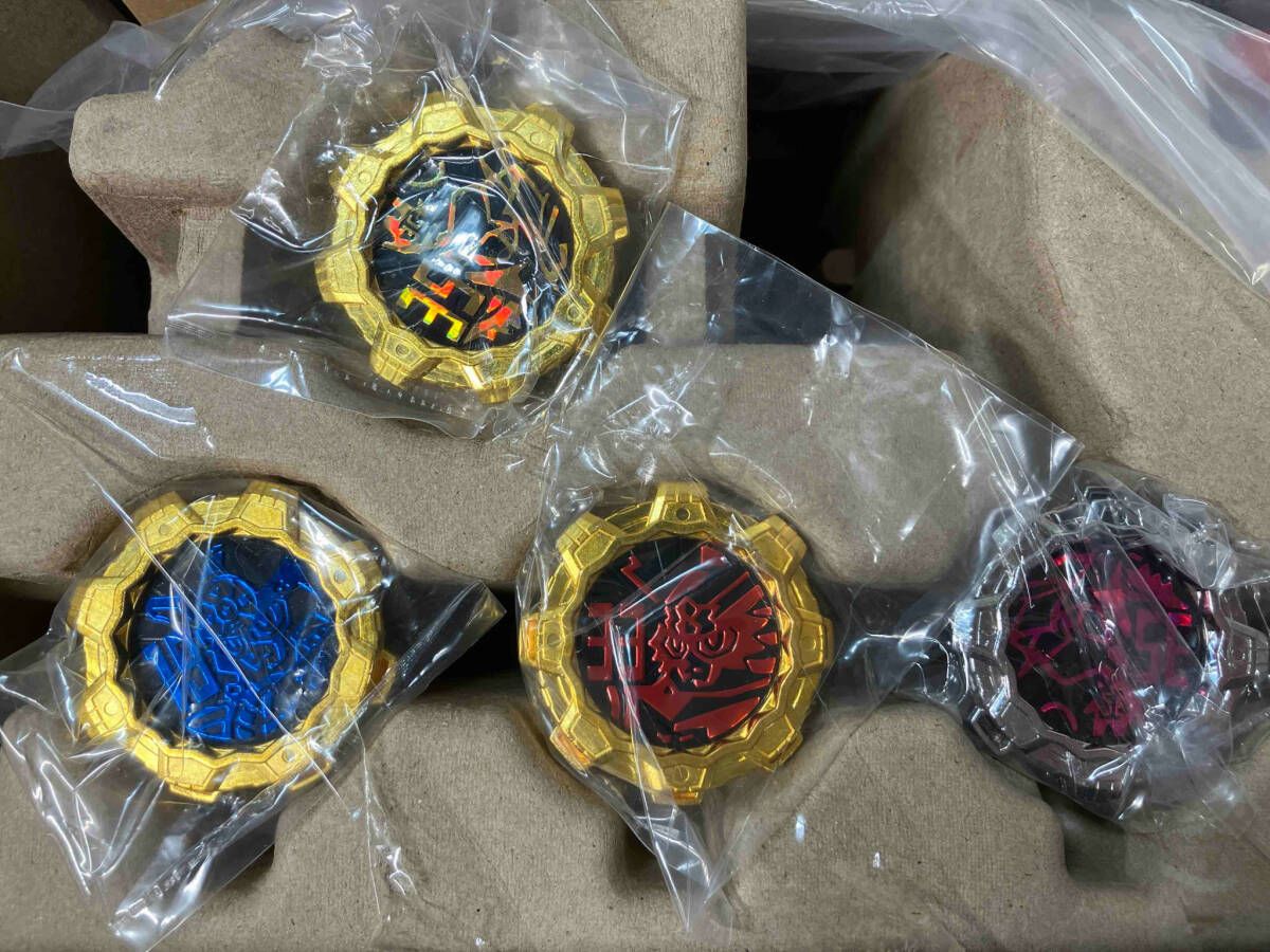 パヤワン閉眼仏 深遠なる霊性と古代の叡智を宿す尊像 プラクルアン 金