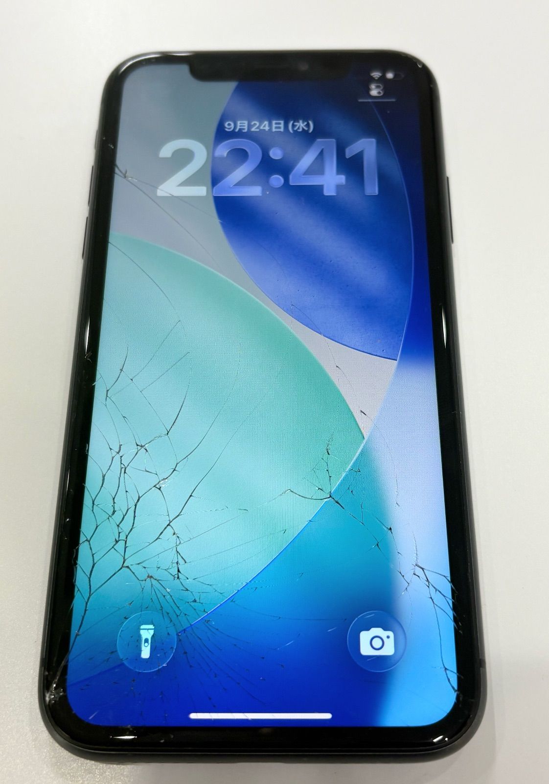 iPhone11 64GB 割れ iPhone11 64GB パープル SIMフリー 画面割れ 85