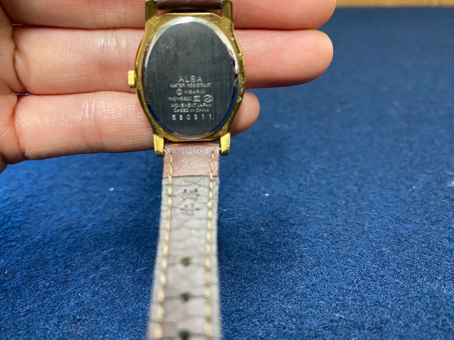 腕時計 ジブリ となりのトトロ ゴールド文字盤 不動 49 - メルカリ