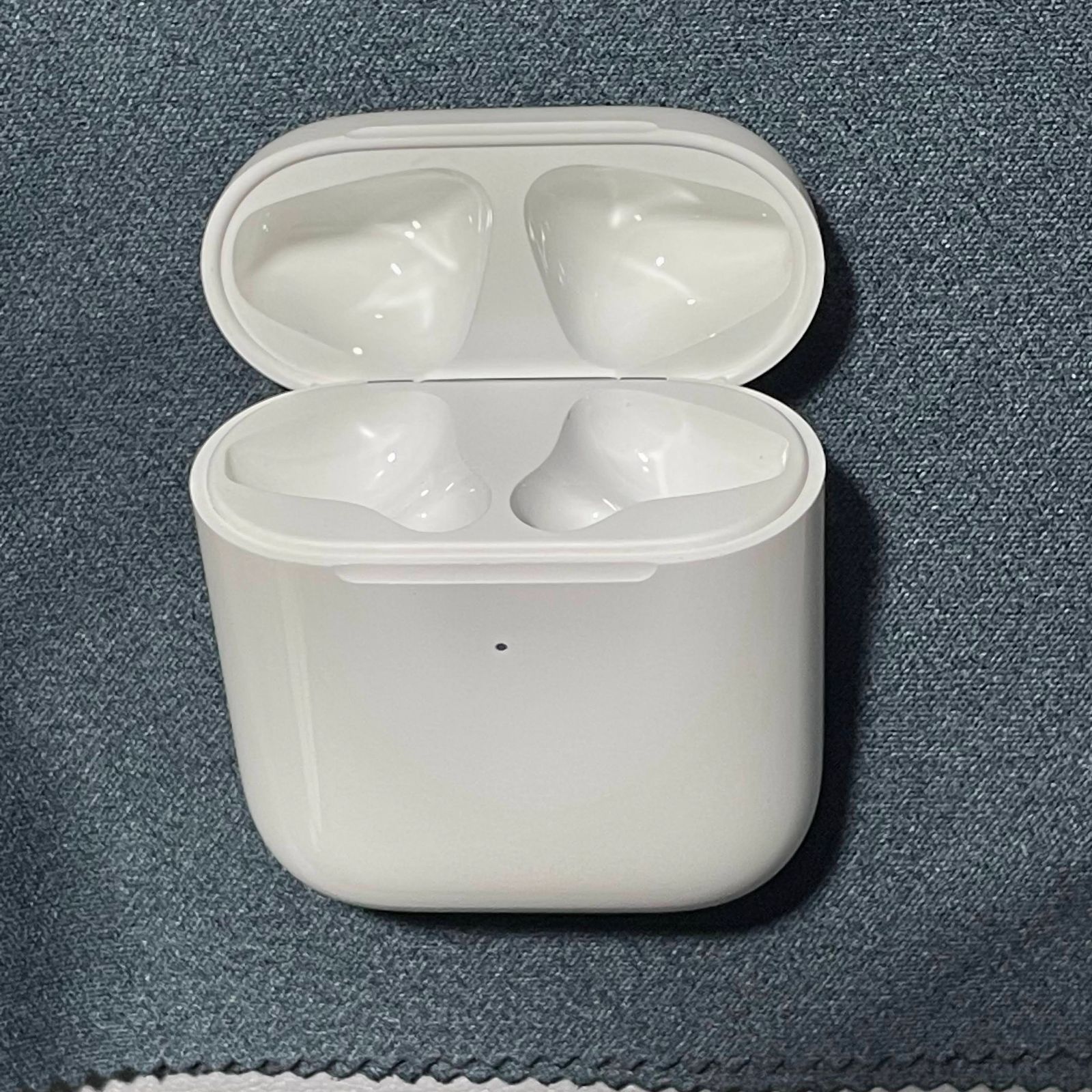 AirPods 第2世代 ワイヤレス充電ケースのみ 新品 Appleエアーポッズ 