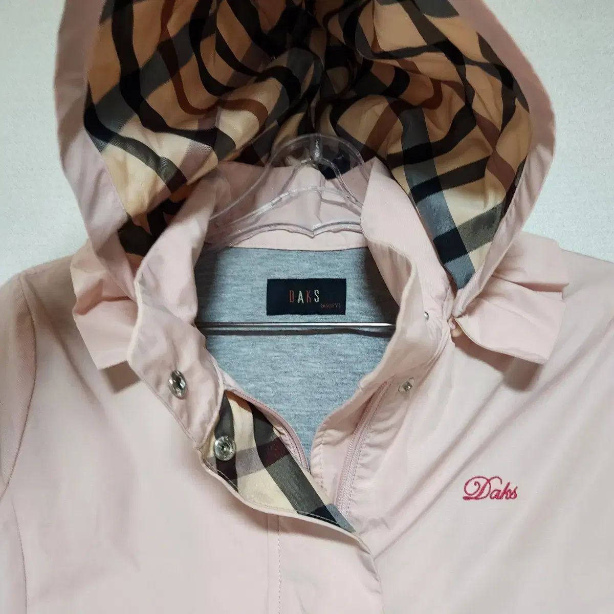 DAKS