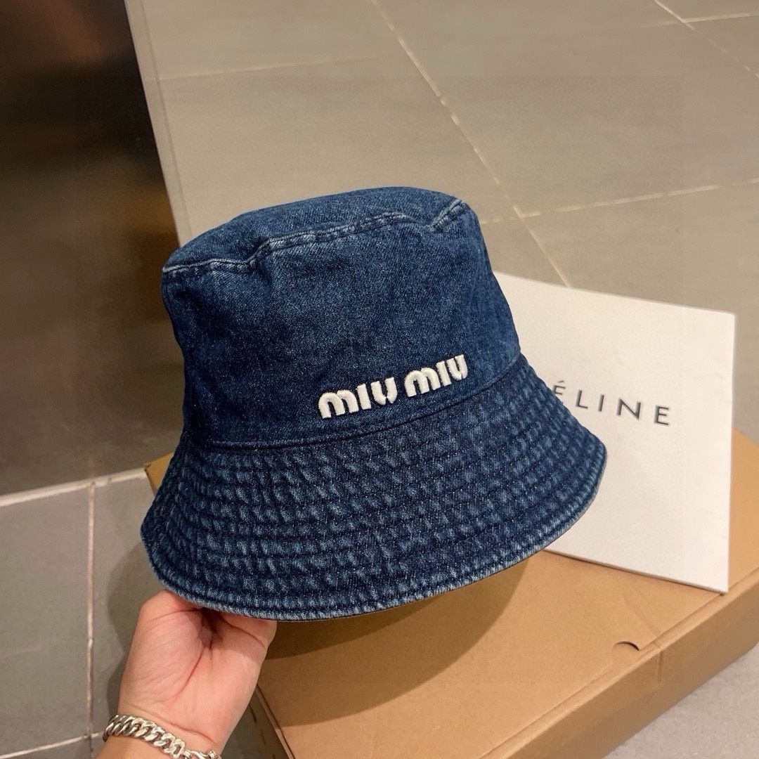 miumiu デニムバケットハット - メルカリ
