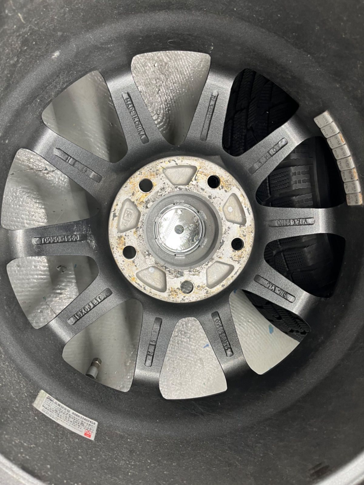 トヨタヴォクシースタッドレスタイヤホイル付き195|65R15