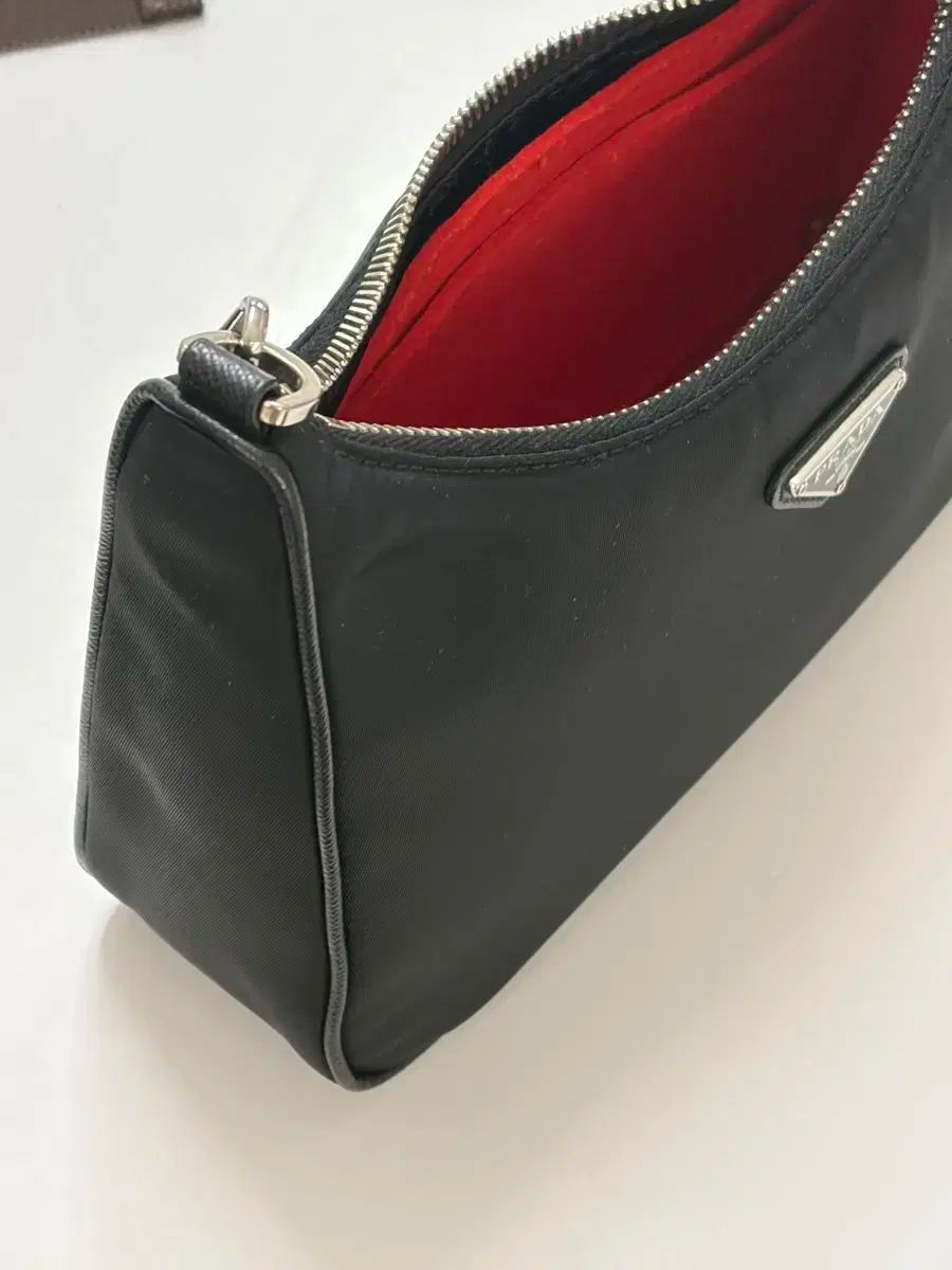 プラダ ナイロン