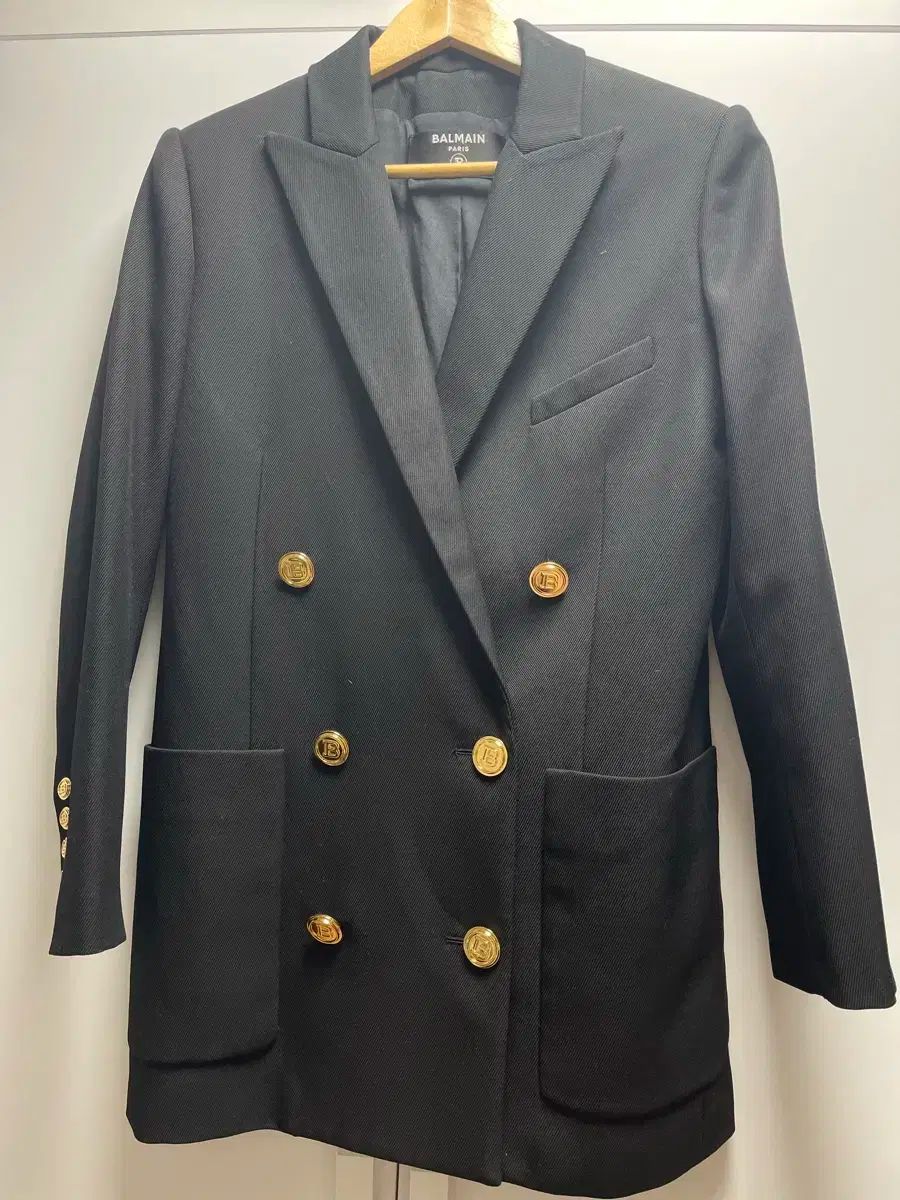 ゴールド ボタン