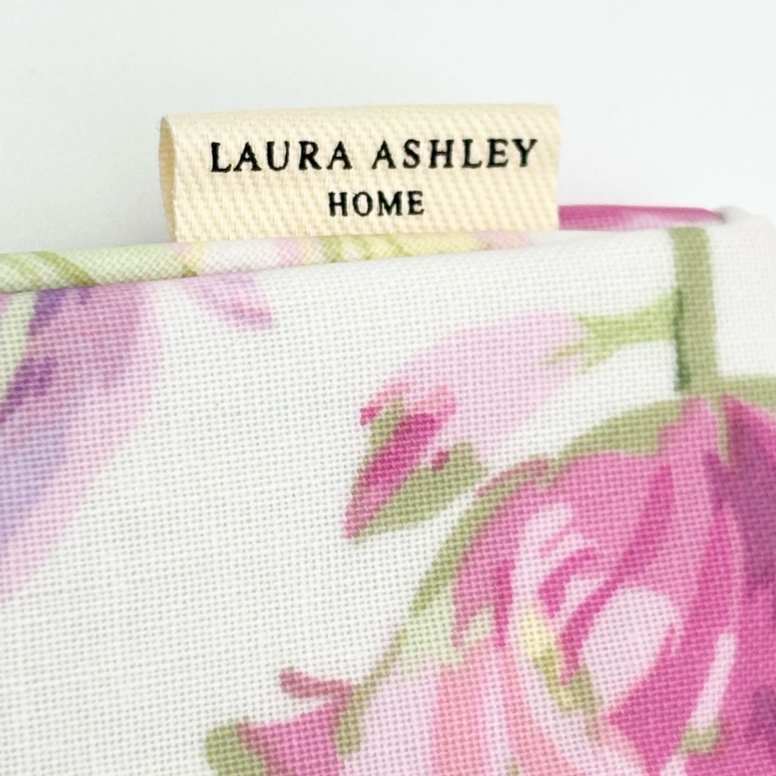 新品未使用 タグ付き】ローラアシュレイ フラットポーチ ゴスフォード