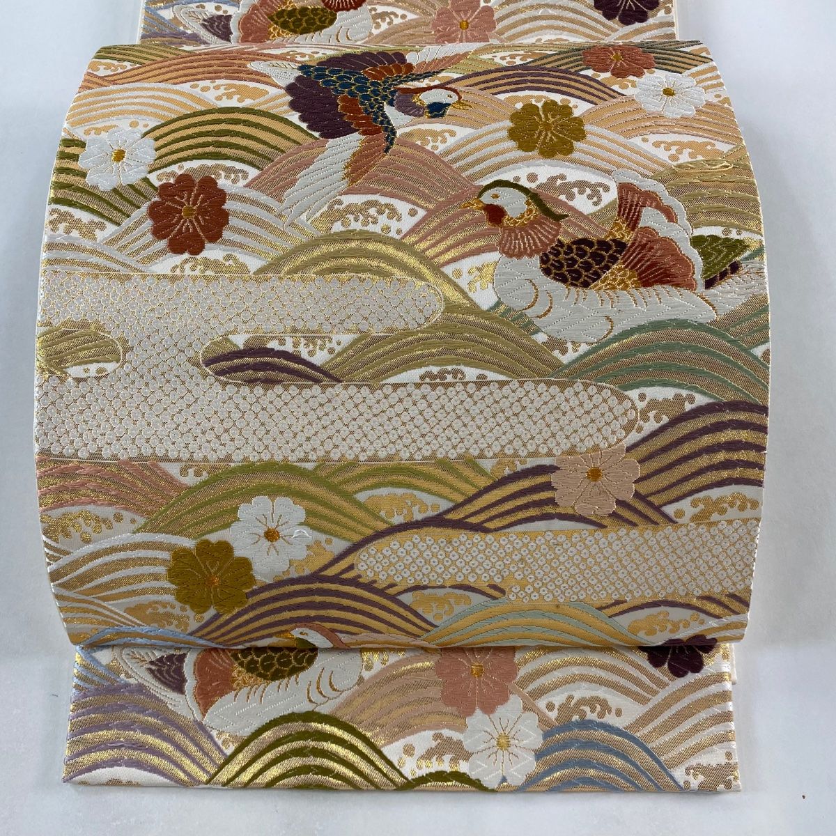 袋帯 パッチワークデザイン 金糸刺繍 袋帯 秀品 鳥 桜 刺繍 金糸 灰白 六通 正絹 【中古】 - メルカリ