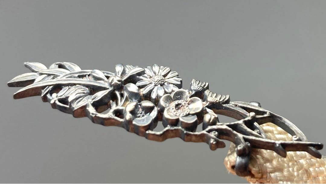 銀製 透かし花彫金帯留 13g 東Y6-0209ア