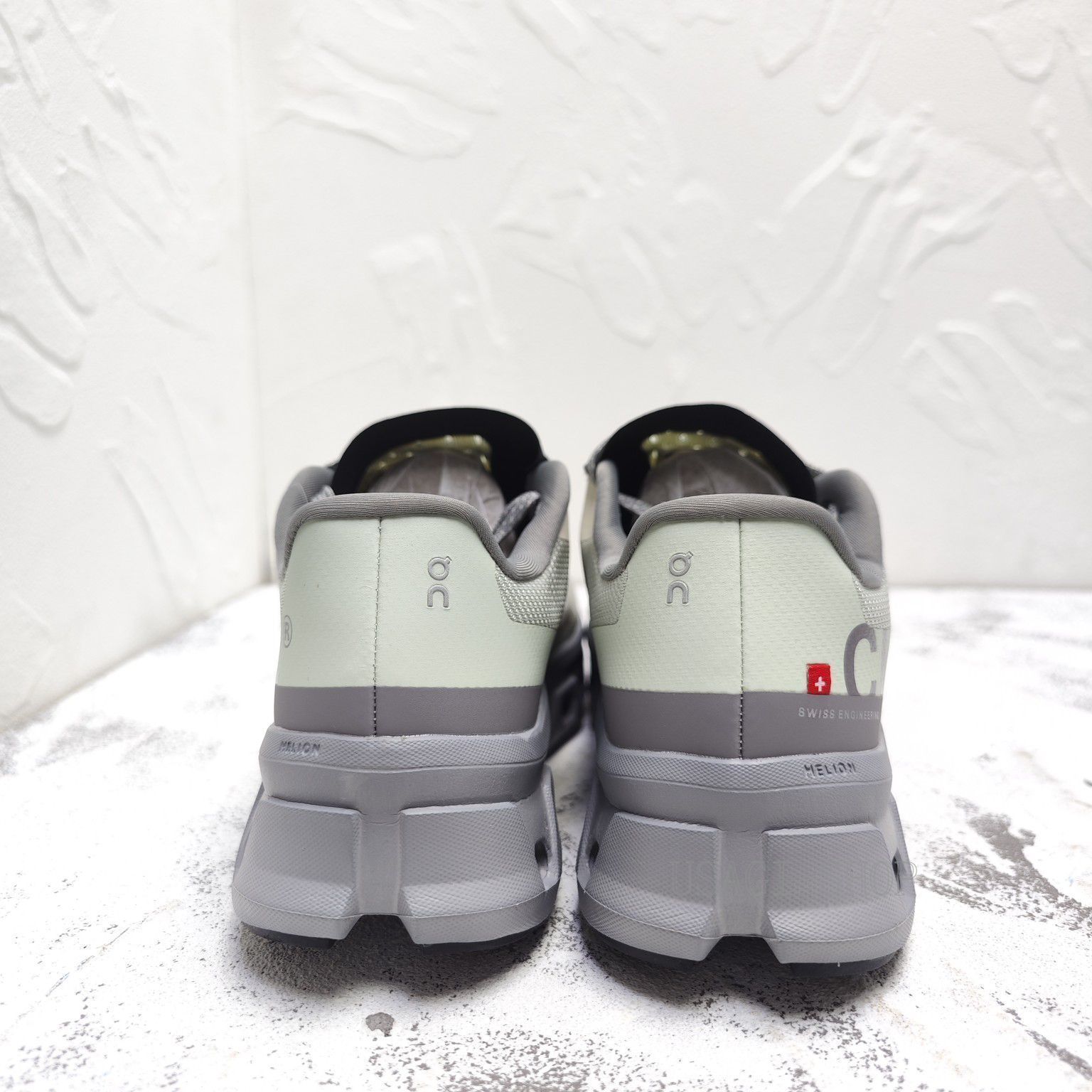 【大人気！】MONCLER☆軽量ランニングシューズグリーンホワイト On Cloudmonster ランニングシューズ メンズ レディー オール