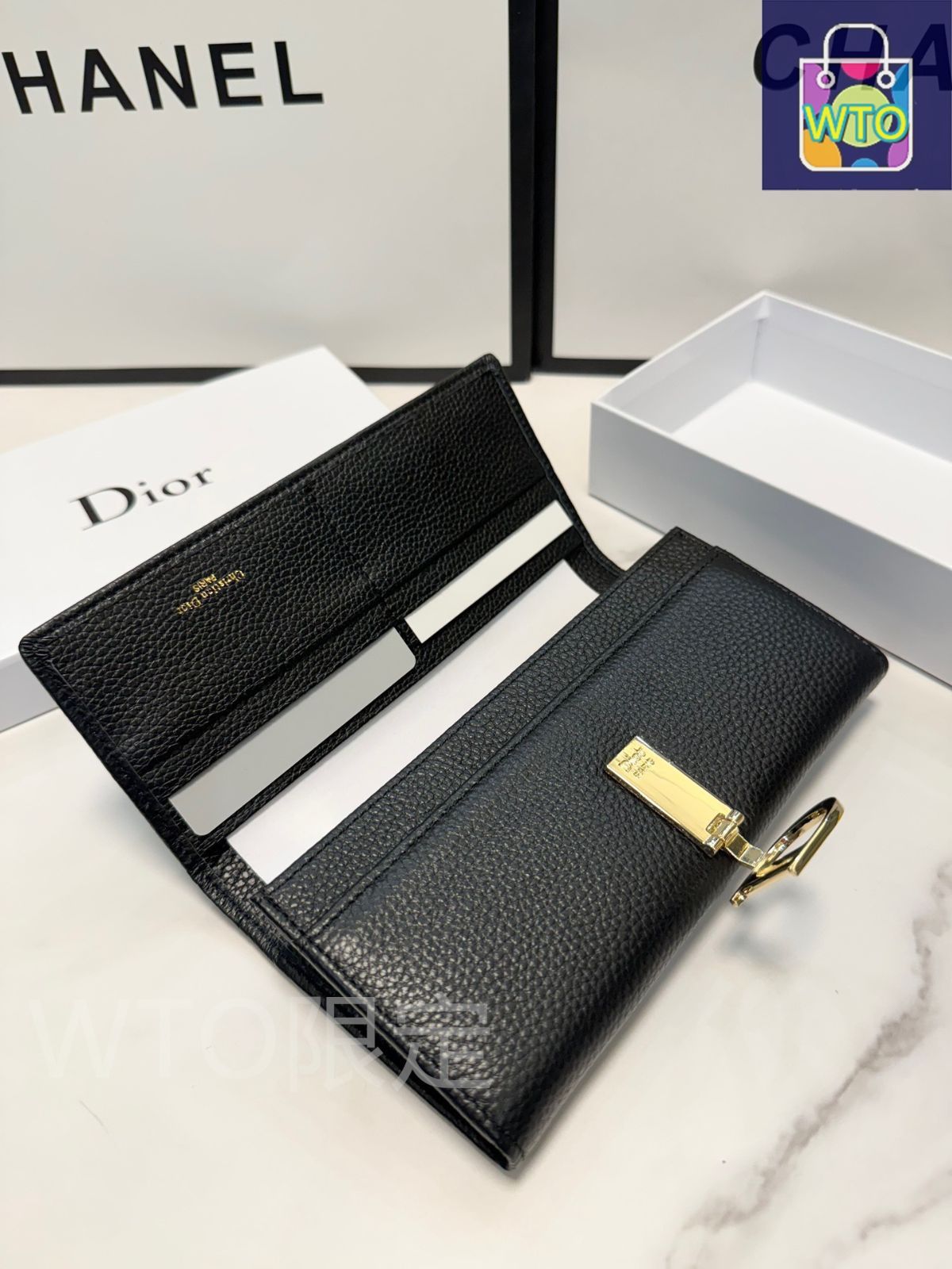 【良品】Christian Dior ガラスレザー コンパクトウォレット　希少黒 クリスチャンディオール コンパクトウォレット 二つ折り
