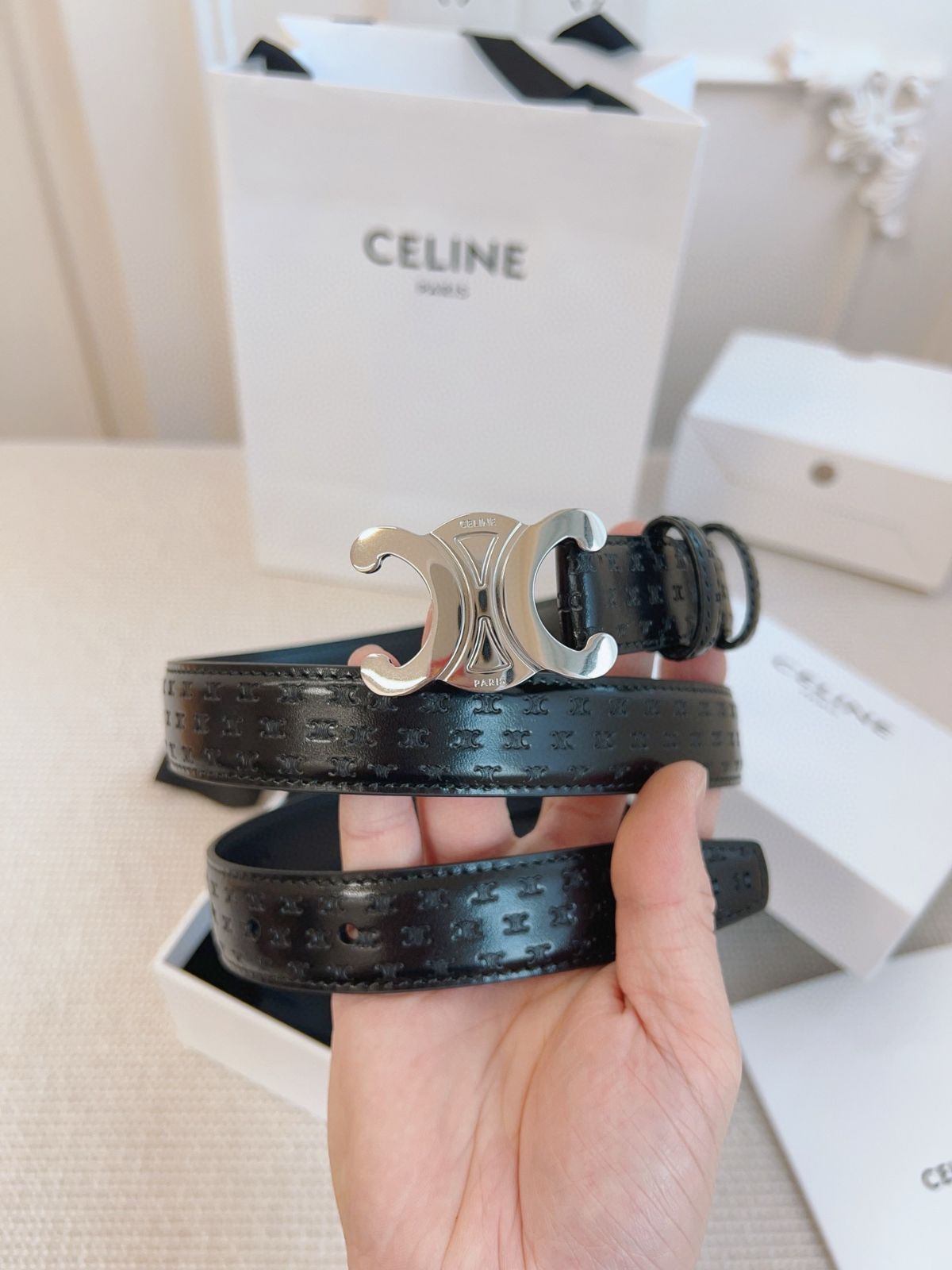今日特価】CELINE オリジナルレザーベルト-3 - メルカリ