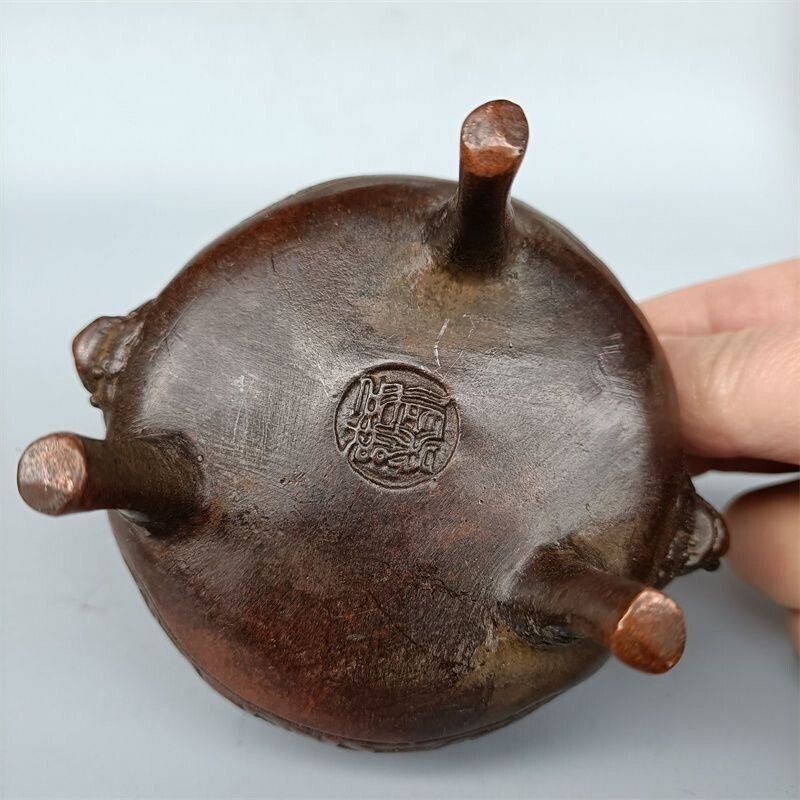 三本足の供仏銅鼎香炉 銅器 文房具 茶道具 重厚 極細工 工芸品 美術品 置物 三本足の供仏銅鼎香炉 銅器 文房具 茶道具 重厚 極細工 工芸
