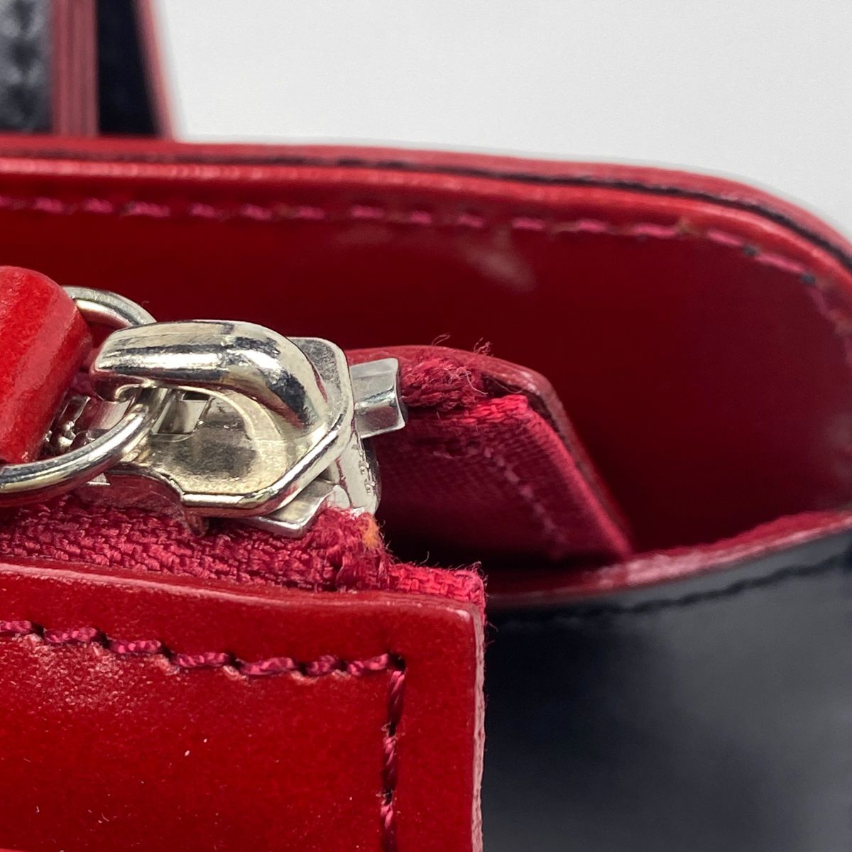 ヴィヴィアンウエストウッド Vivienne Westwood ロゴ ハンドバッグ 