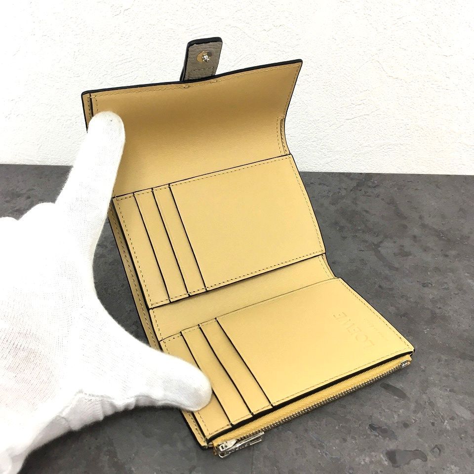 送料込み！ 未使用品 LOEWE バーティカルウォレットスモール 箱付き  