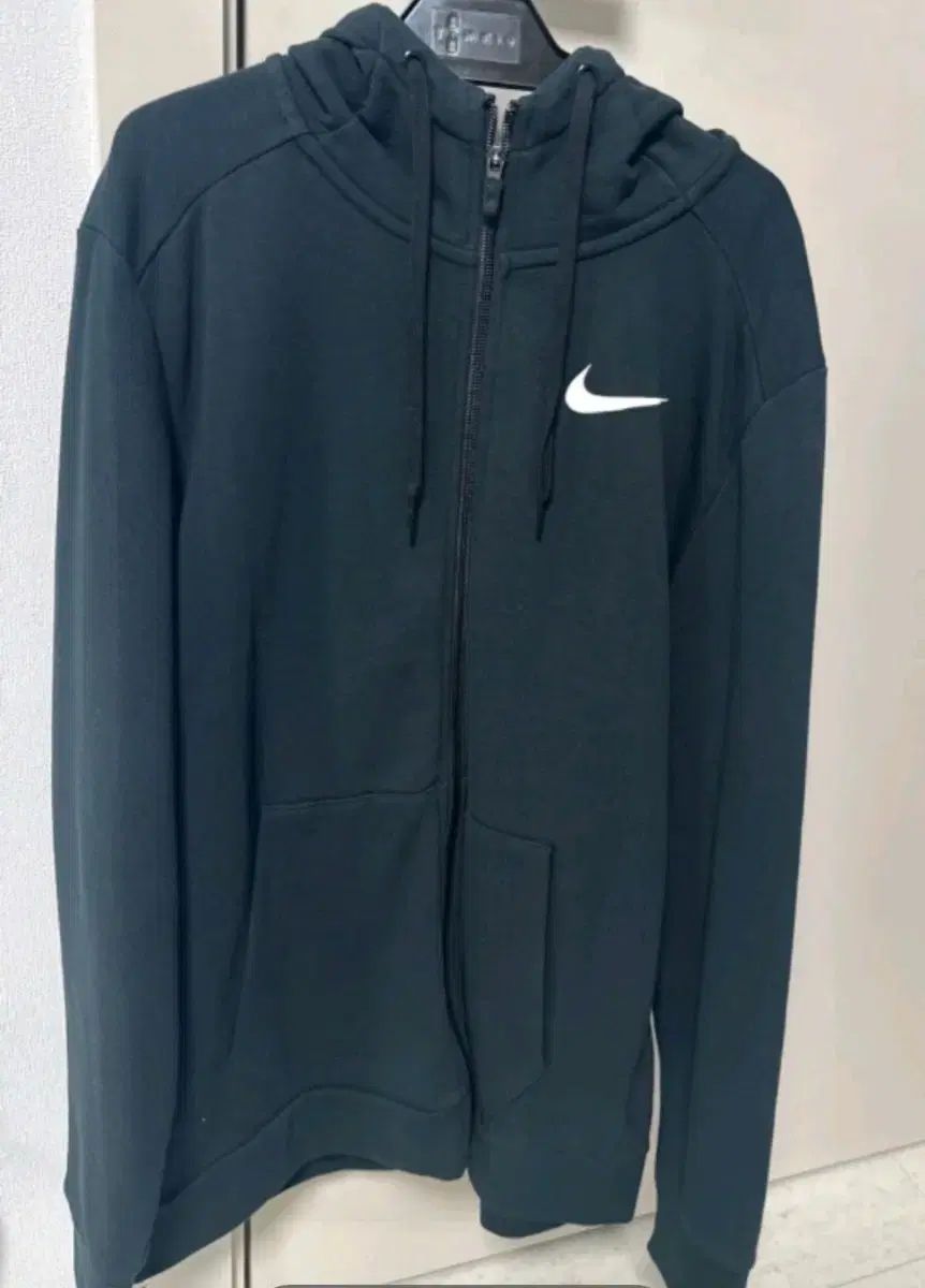 Nike(ナイキ） フード付き ジップアップパーカー m （ 1 (会議用)