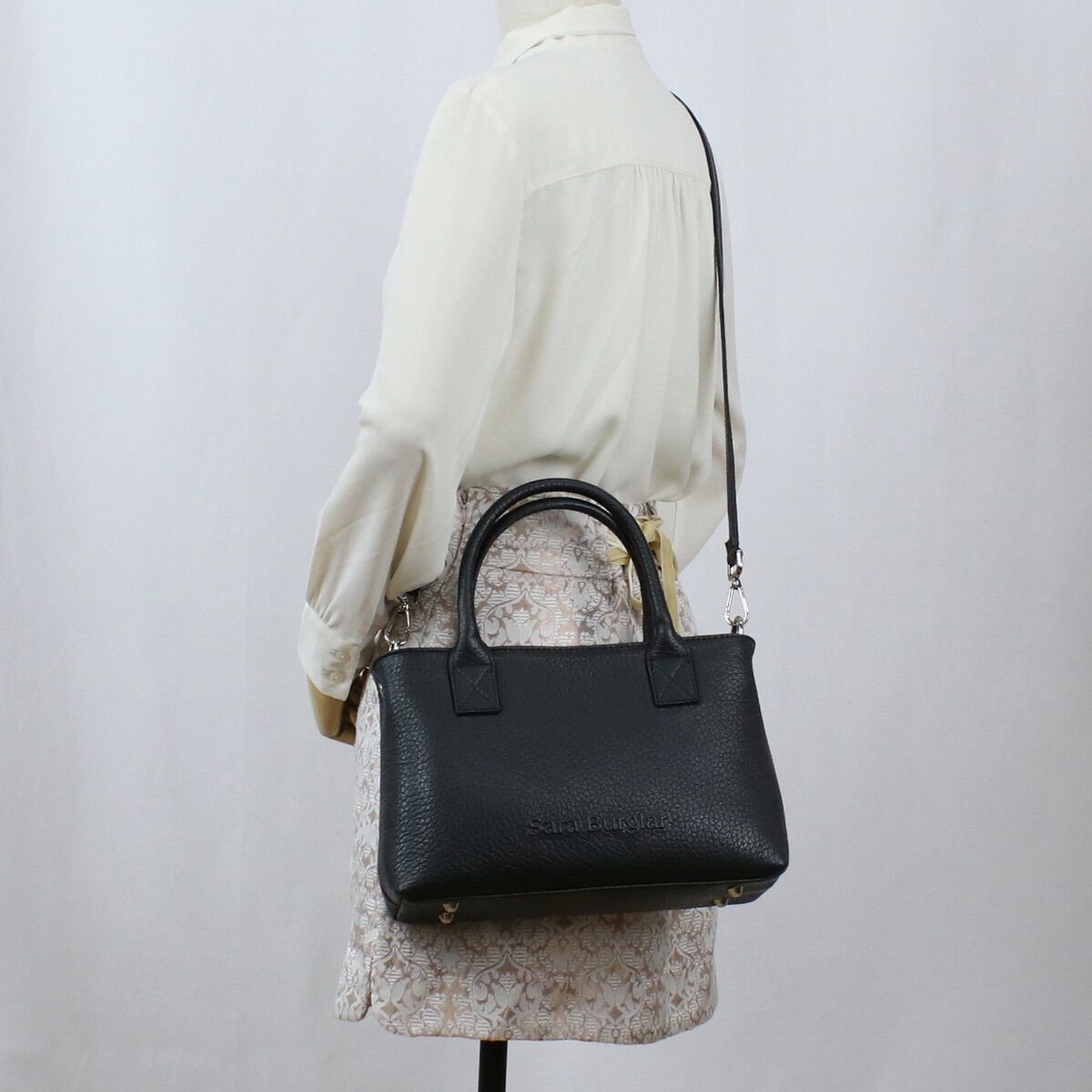 【国内即発】Sara Burglar トートバッグ 075 NERO 楽天市場】サラバーグラー Sara Burglar トートバッグ ブランド
