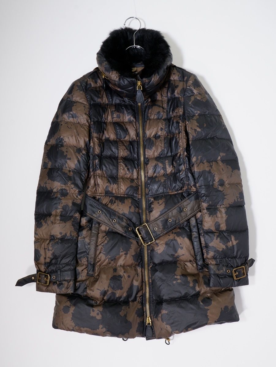 BURBERRY BRITバーバリー ブリット ラビットファー襟 ベルト付き カモフラドリップ グースダウンコート XS LCTA79508