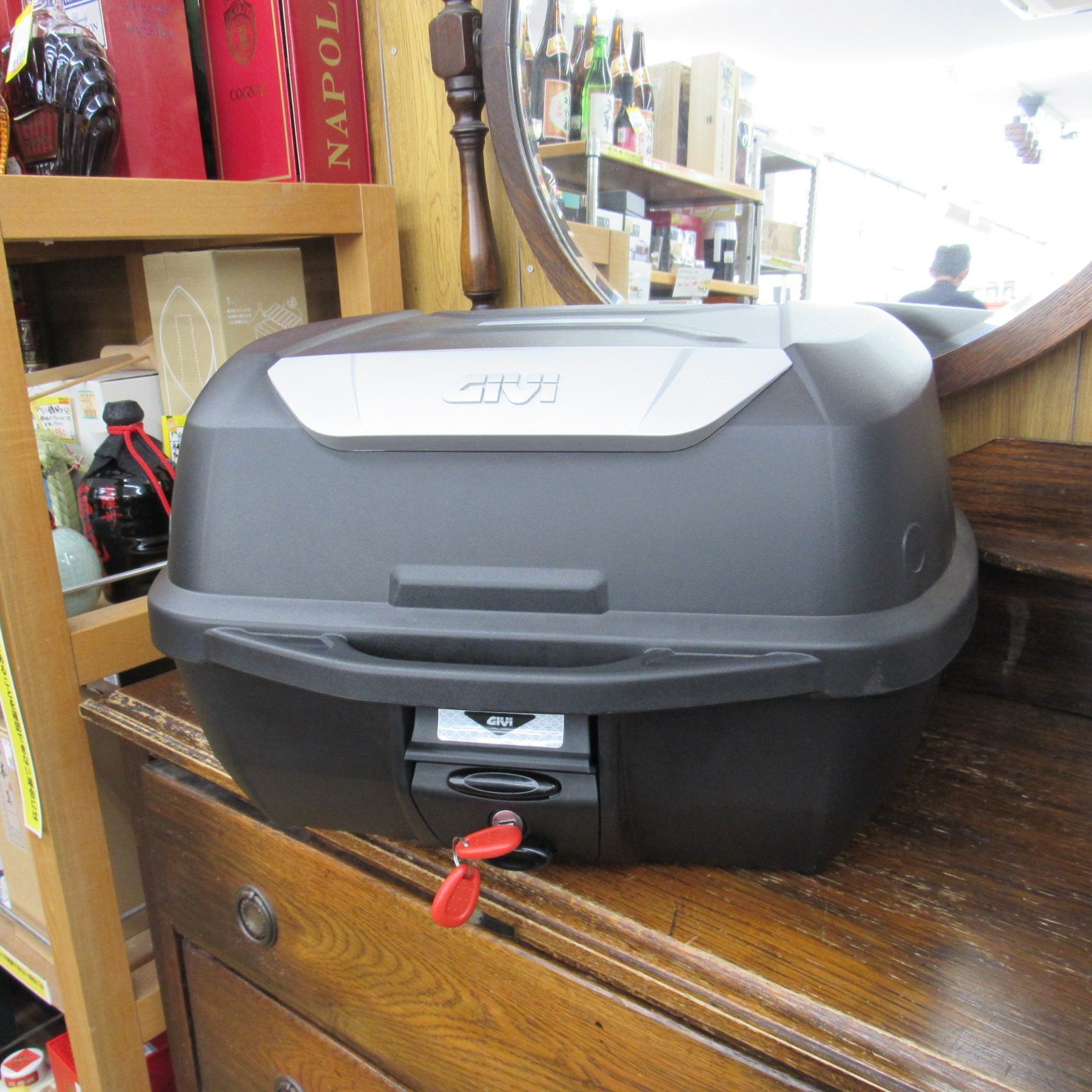 ! GIVI バイク リアボックス E43NTLD 鍵付き ステイ付き エキスパート藤沢辻堂店