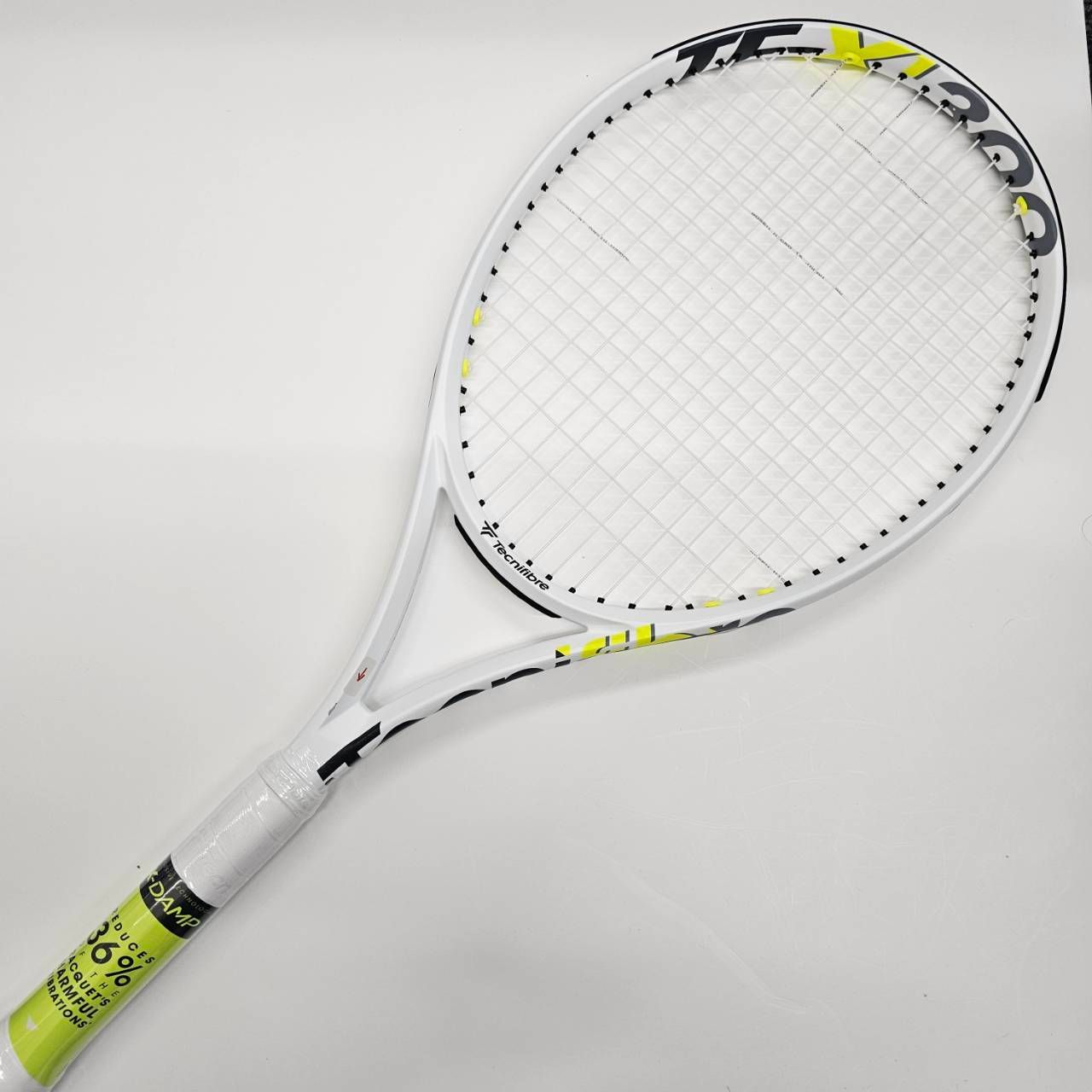 【訳あり・新品・未使用】硬式テニスラケット テクニファイバー(Tecnifibre) 2021 TF-X1 300 (300g)  14TFX300(グリップサイズ：G2)/ガット：トアルソン トーアゴールド張上済（管理番号：240402）