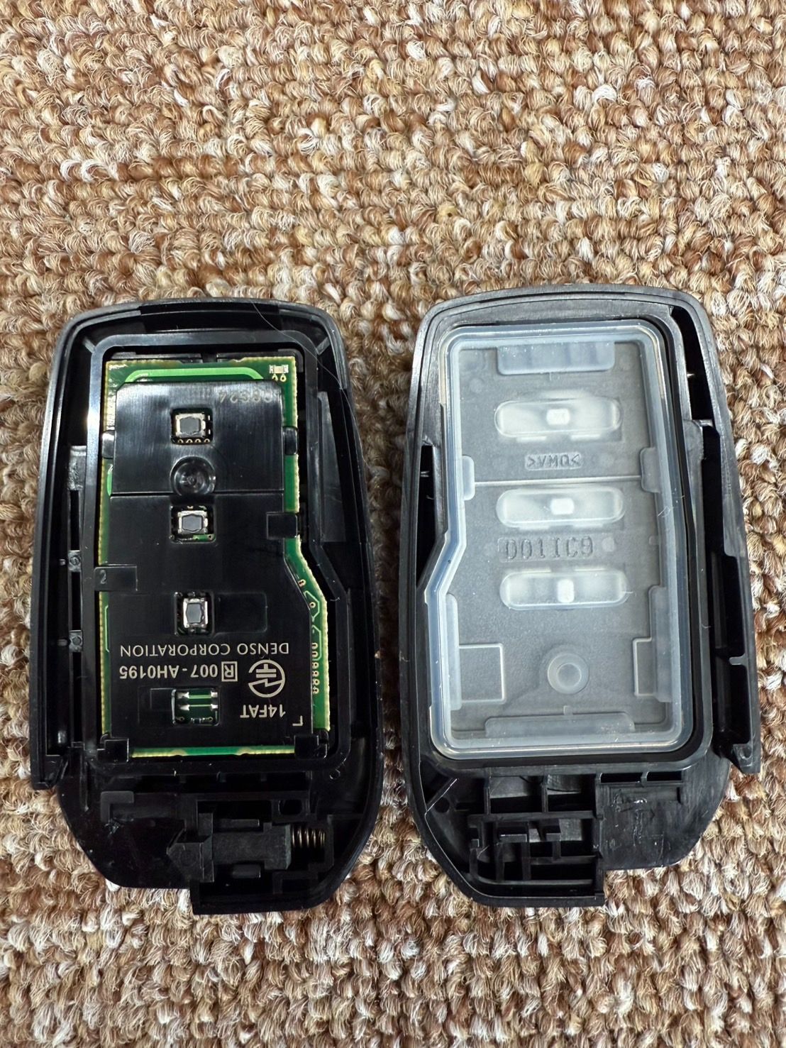 スマートキー トヨタ 3ボタン 007-AH0195 14FAT - メルカリ