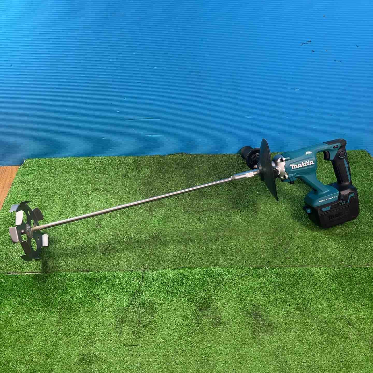 マキタ makita コードレスかくはん機 UT130DZ 18V6.0Ahバッテリー付き 岩槻店