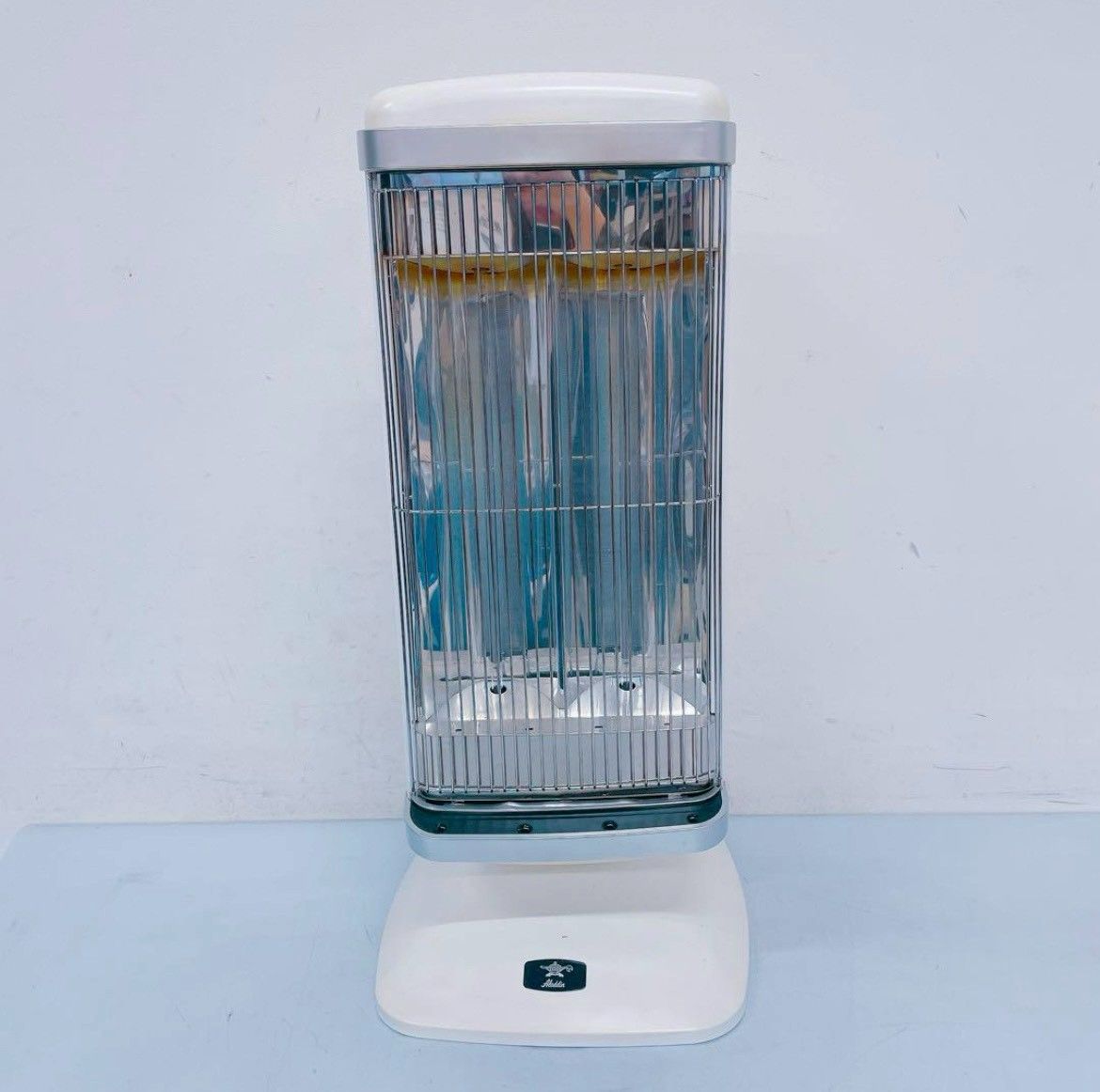 Aladdin アラジン 遠赤グラファイトヒーター AEH-2G10AJ W 電気ストーブ 動⚪︎