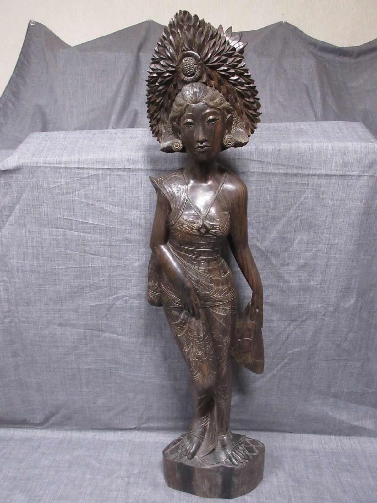 人形　彫像　木彫　紫檀　オブジェ　置物　インテリア　工芸品　美術品　A1419家具・インテリア