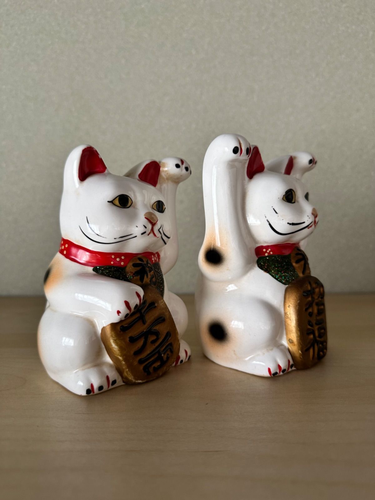 059瀬戸焼　招き猫 三匹猫　ガラス目　昭和レトロ　当時物　希少品 ヴィンテージ 059瀬戸焼招き猫 三匹猫ガラス目昭和レトロ当時物希少品 ヴィンテージ