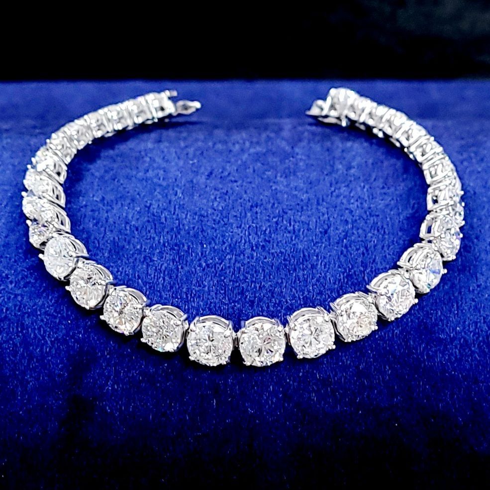 すべて1ct up 唯一無二！30ct ダイヤモンド テニスブレスレット 鑑別  