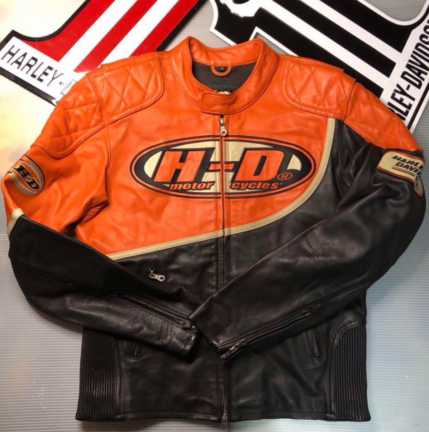 エンメティアッカ干場】1piu1uguale3wjkルイスレザーバックラッシュ