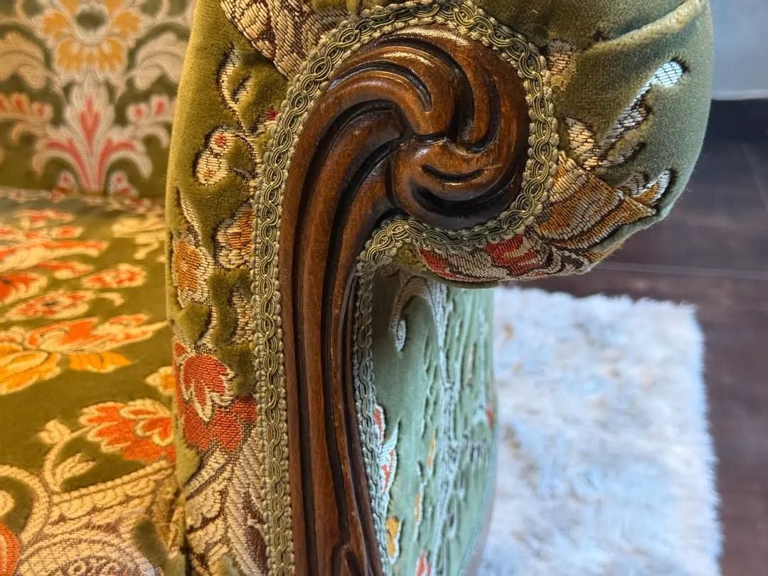 クラシカル アームソファ