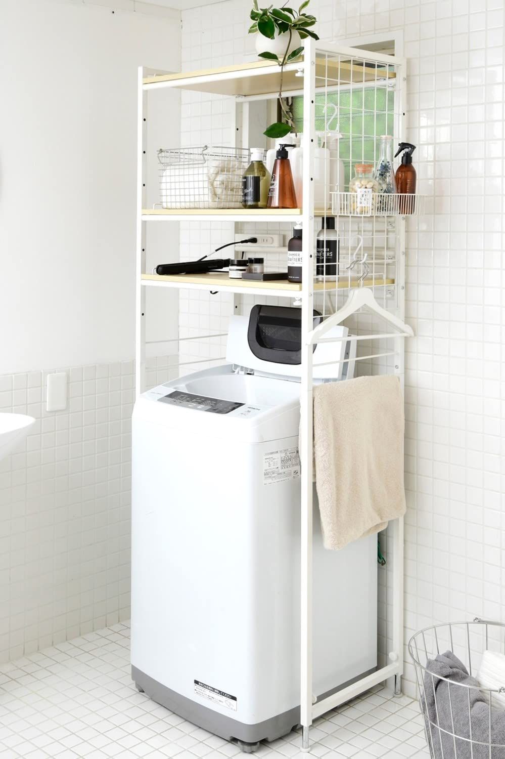 ミニバスケット S字フック ワイヤーネット付き 洗濯機 後から設置できる ラック 幅65.5-90.5×奥行40.5×高さ180|185|190cm 組立品 2口コンセント付き ナチュラル|ホワイト ランドリーラック EAL-90 NA|WH 山善
