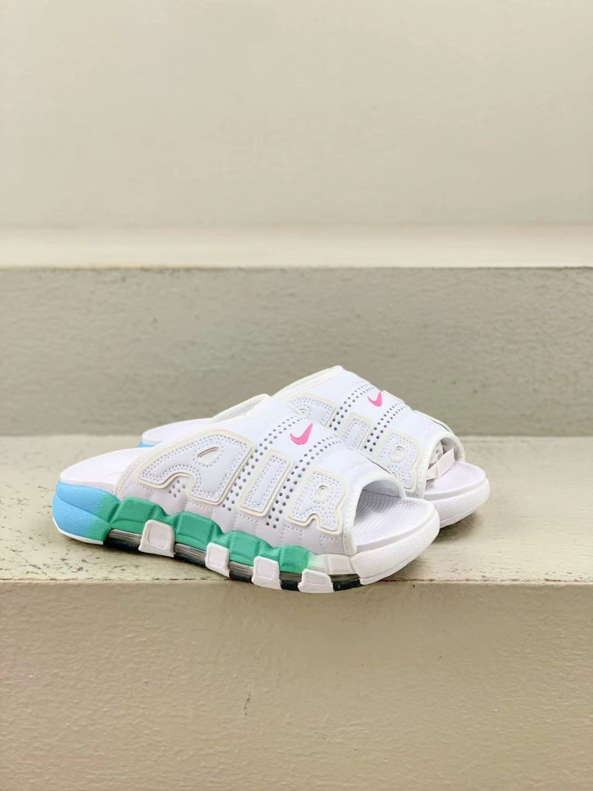 🌸新品未使用🌸エアモアアップテンポAir More Uptempo Slide 男女兼用です ホワイトグレー - メルカリ