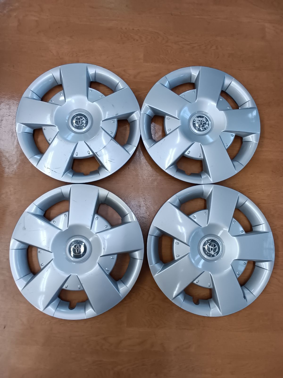 シエンタ ホイール4本＋カバー4枚 セット 送料込み♪トヨタ シエンタ