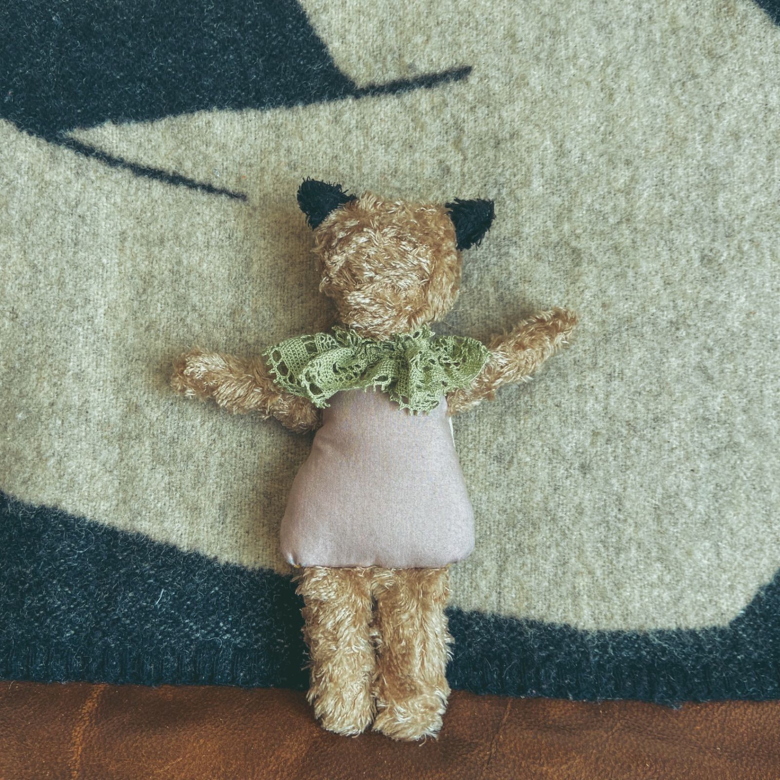 ねこ　ぬいぐるみ　ミナペルホネン　ハンドメイド   マスコット　人形