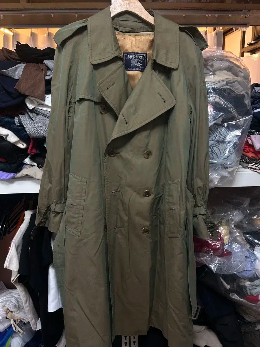 バーバリー カーキ トレンチコート