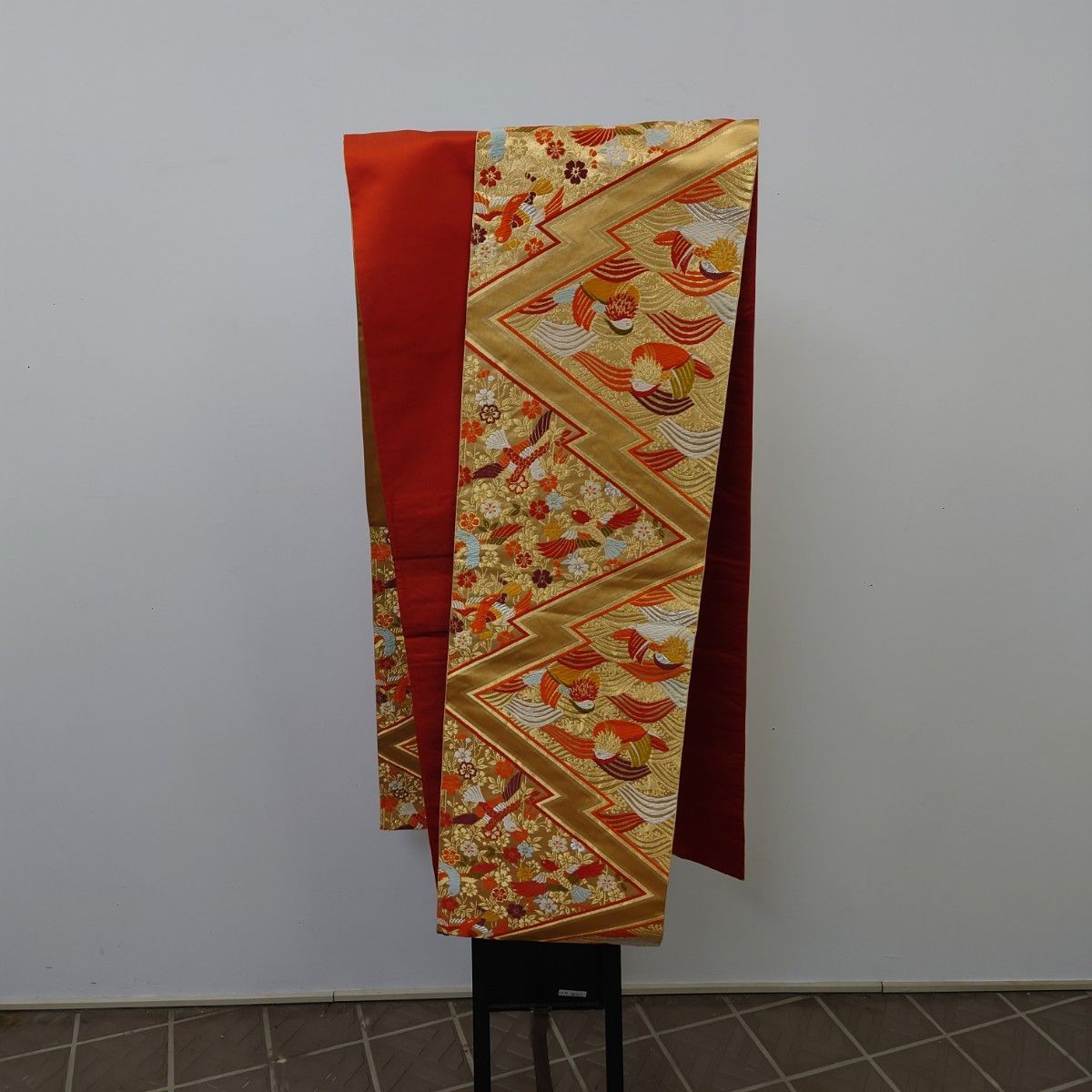 正絹】袋帯 金地×牡丹波文様 赤×橙 鶴と四季花の吉祥柄 豪華刺繍 