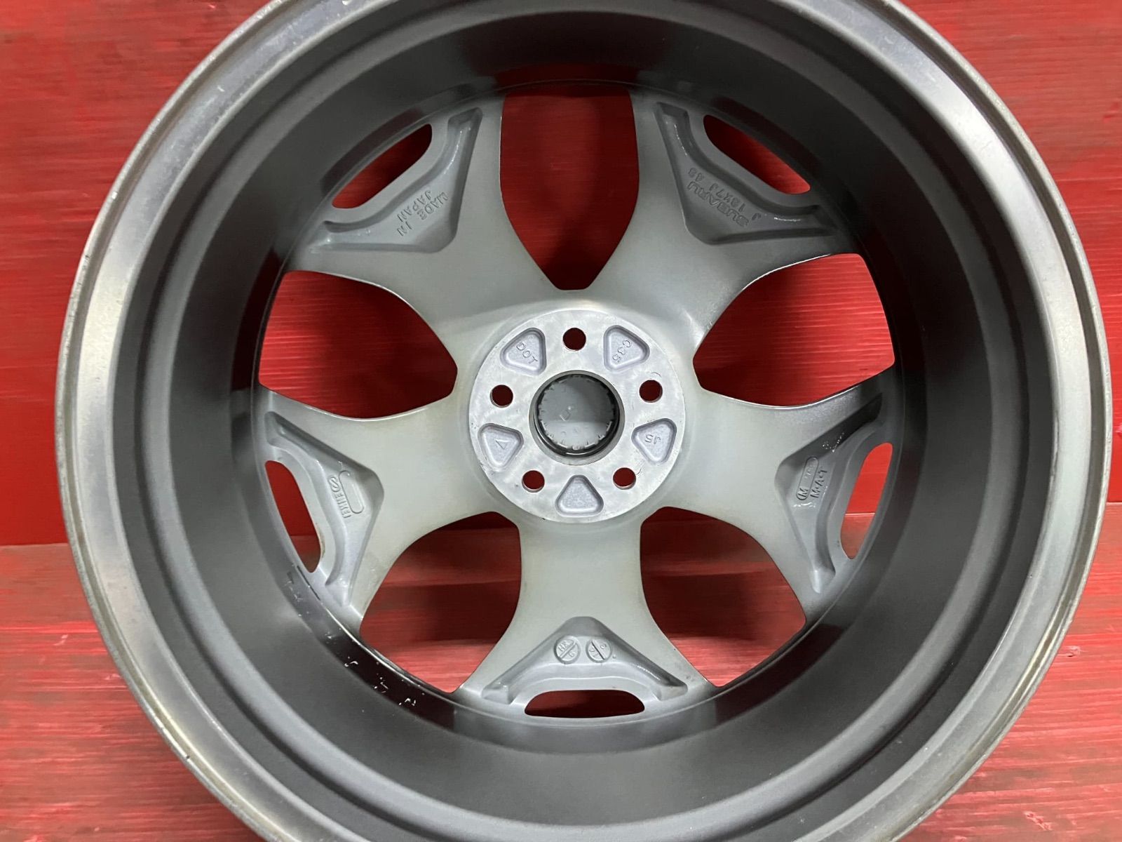 中古ホイール[18x7.0+48 100/5H スバル SJ系フォレスター純正] 4本SET