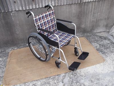 送料無料 一部地域を除く 自走式車椅子 AR-201B 座幅42cmレッグサポートなし TS-25-0908-07