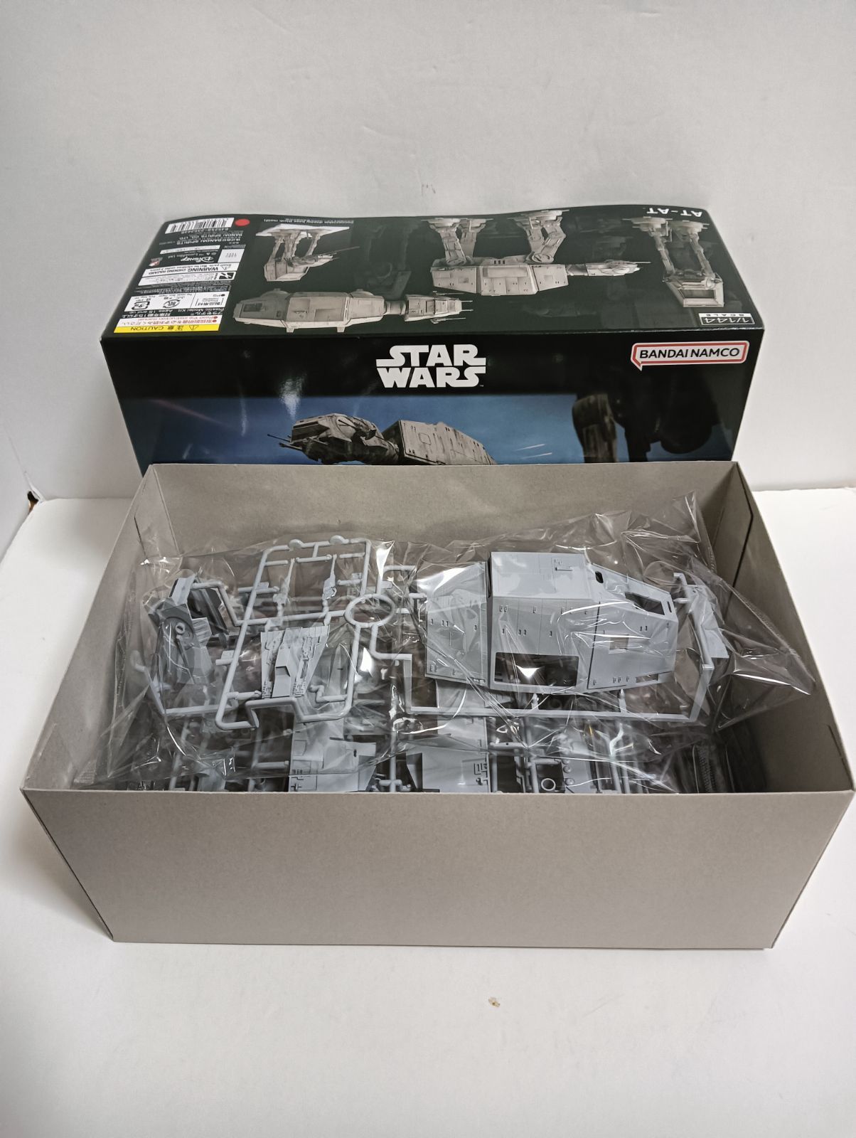 新品・未組立】スターウォーズ AT-AT プラモデル 1/144 バンダイ