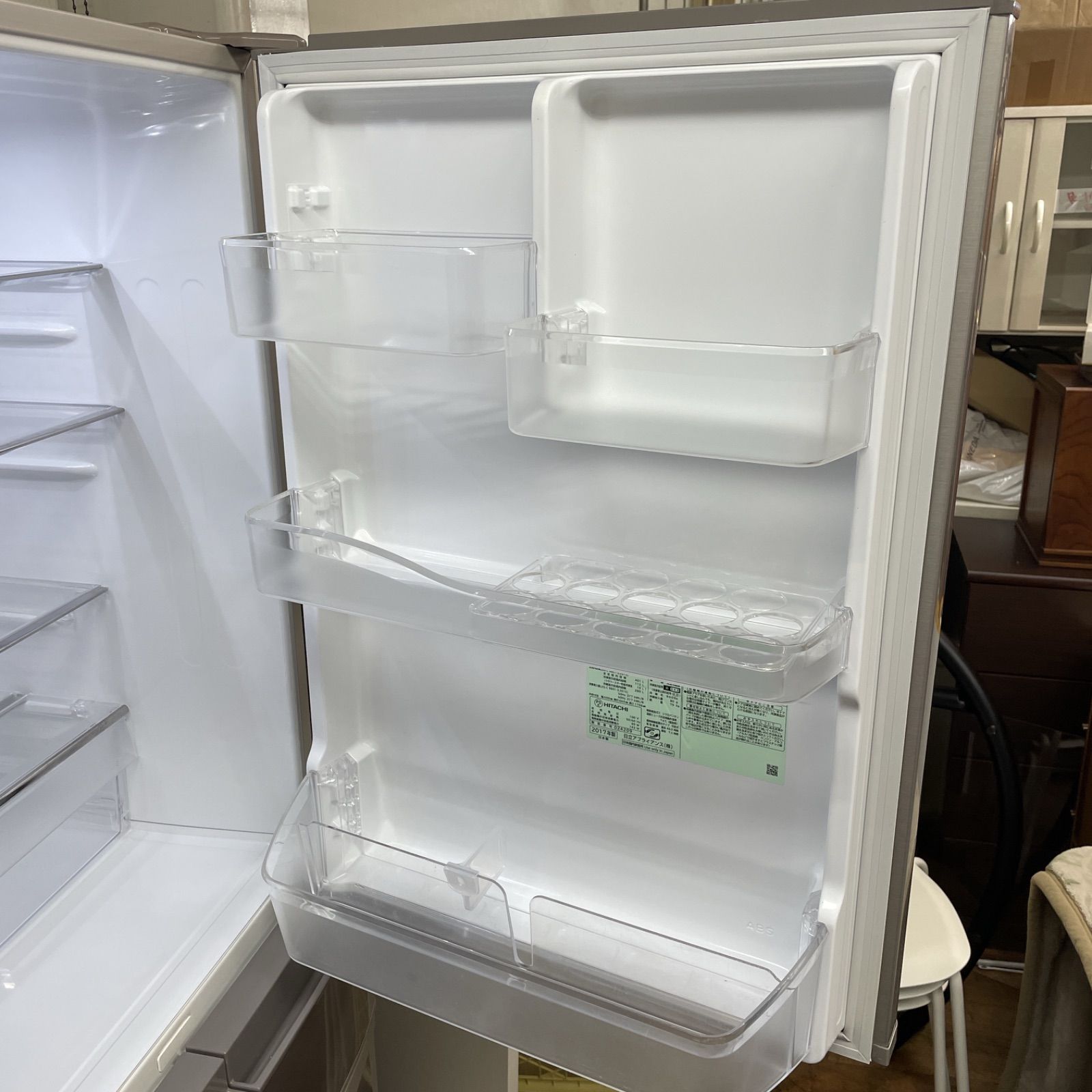 R519 ☀️ ジモティー限定価格！ HITACHI 冷蔵庫 (401L 右開き) 17年製 