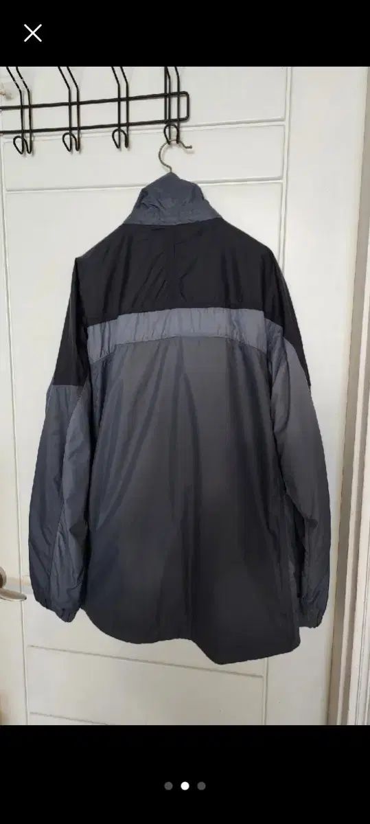 ウィンドブレーカー