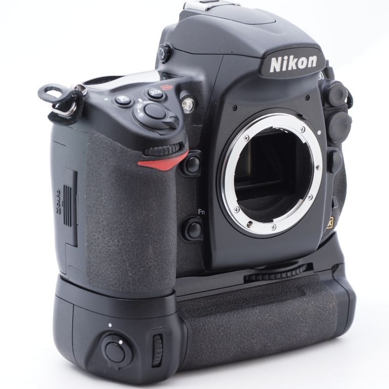 Nikon D700 MB-D10 デジタル一眼レフカメラ 実用品 - デジタルカメラ