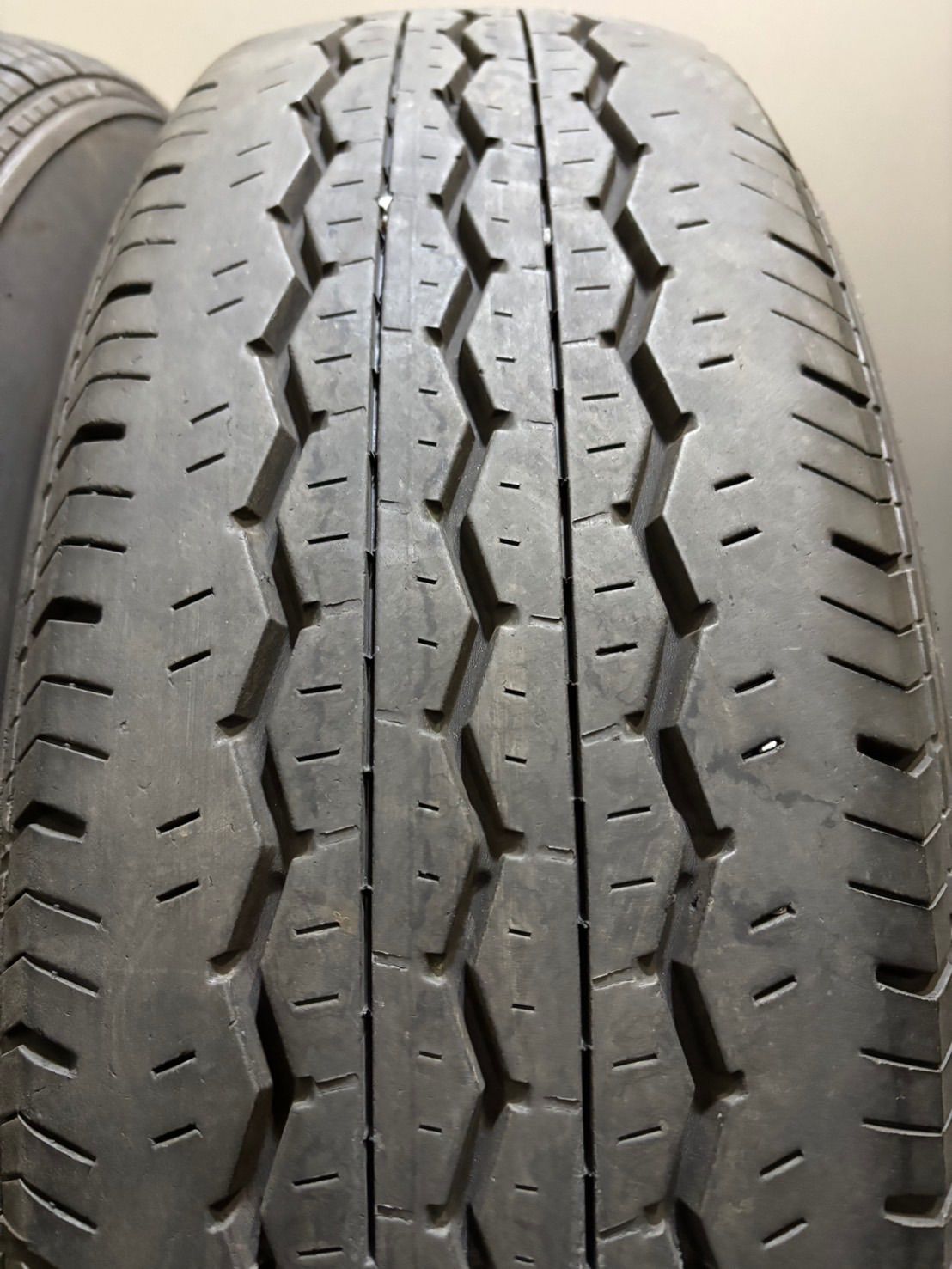 ★195/80R15 BRIDGESTONE/RD613 21年製 KOSEI オフロードギア X 15インチ 6J +33 139.7 6H ...