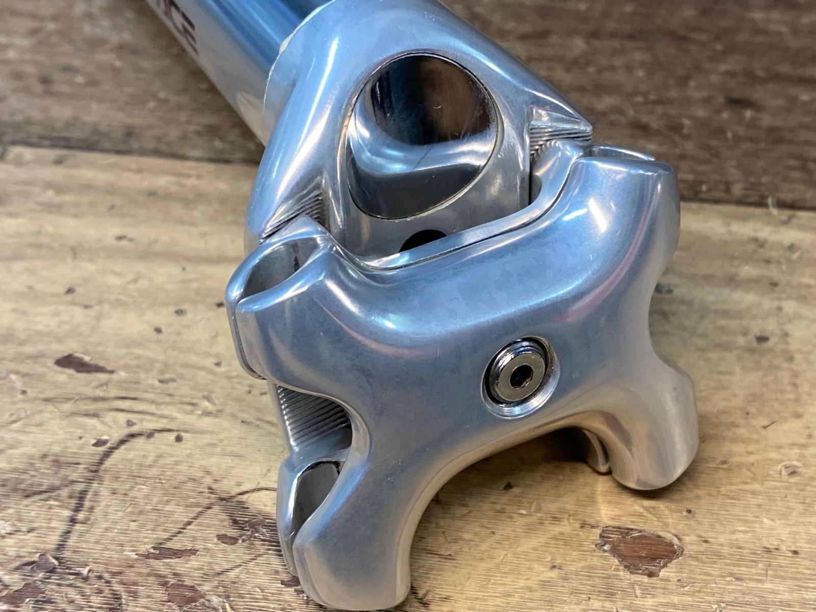 【レア品】シマノ デュラエース　シートポスト　Φ27.0mm SHIMANO 「シマノ」 DURA-ACE (EASTON) SP-7410 φ27.2 270mm