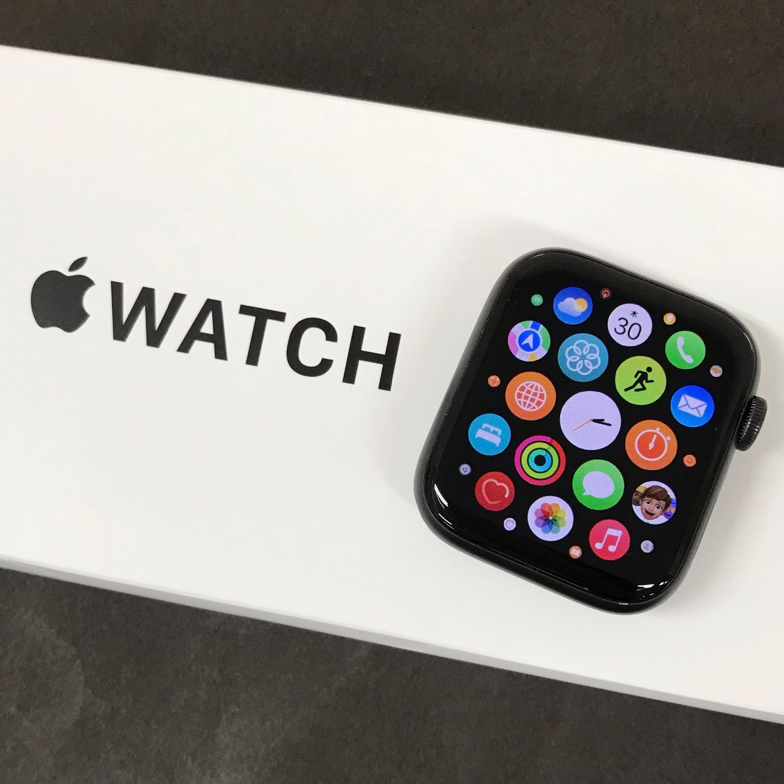 θ【BT容量100％】AppleWatchSE 44mm GPS スペースグレイ - メルカリ 