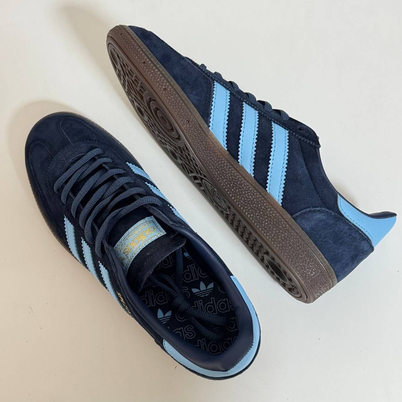 スポーツシューズ カジュアルシューズ