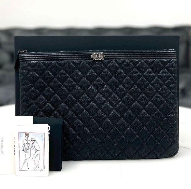 ♥に近い ボーイシャネル キャビアスキン 黒 クラッチバッグ 22番台