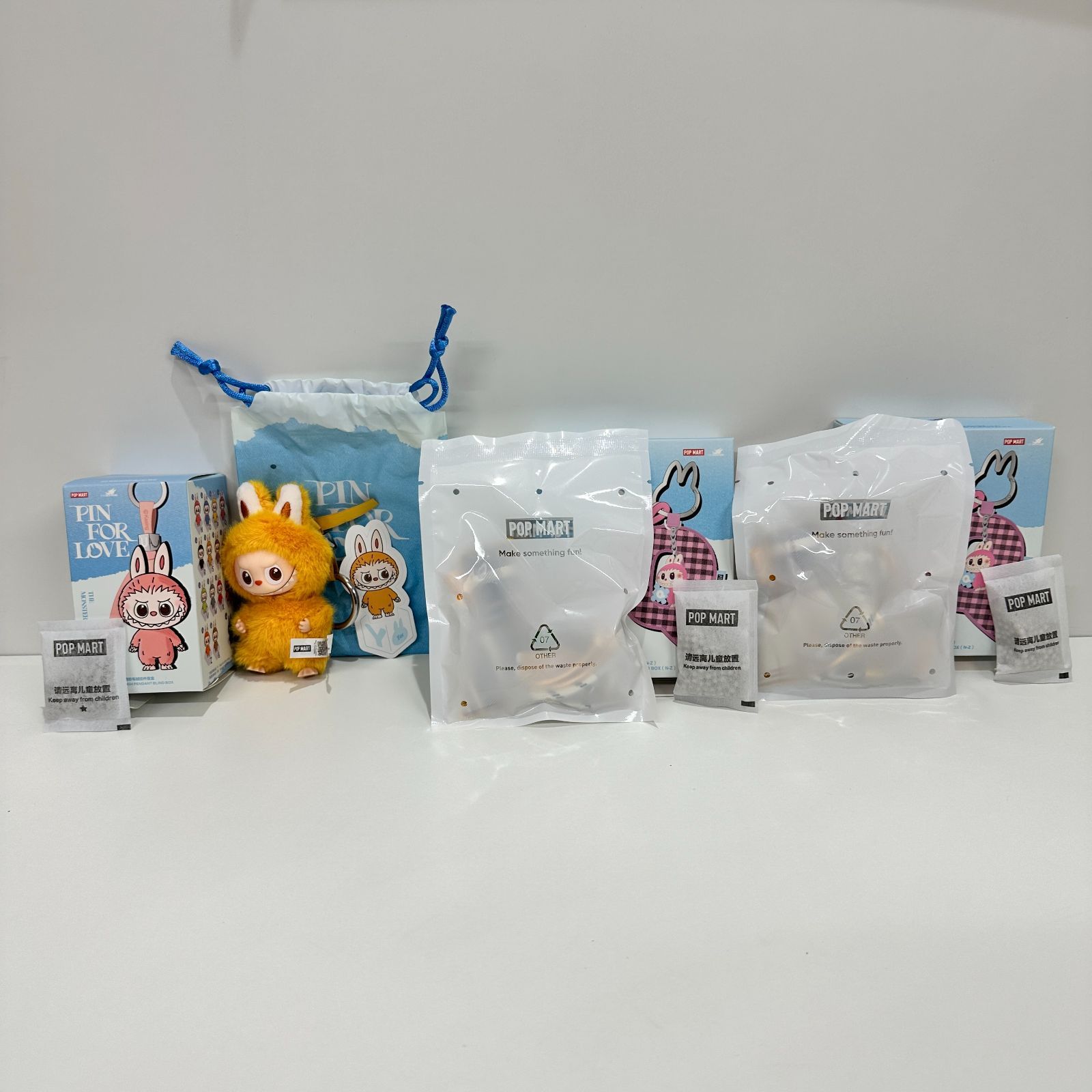 ラブブ イニシャル Y ペンダント-チャーム x2 セット THE MONSTER PIN FOR LOVE POP MART